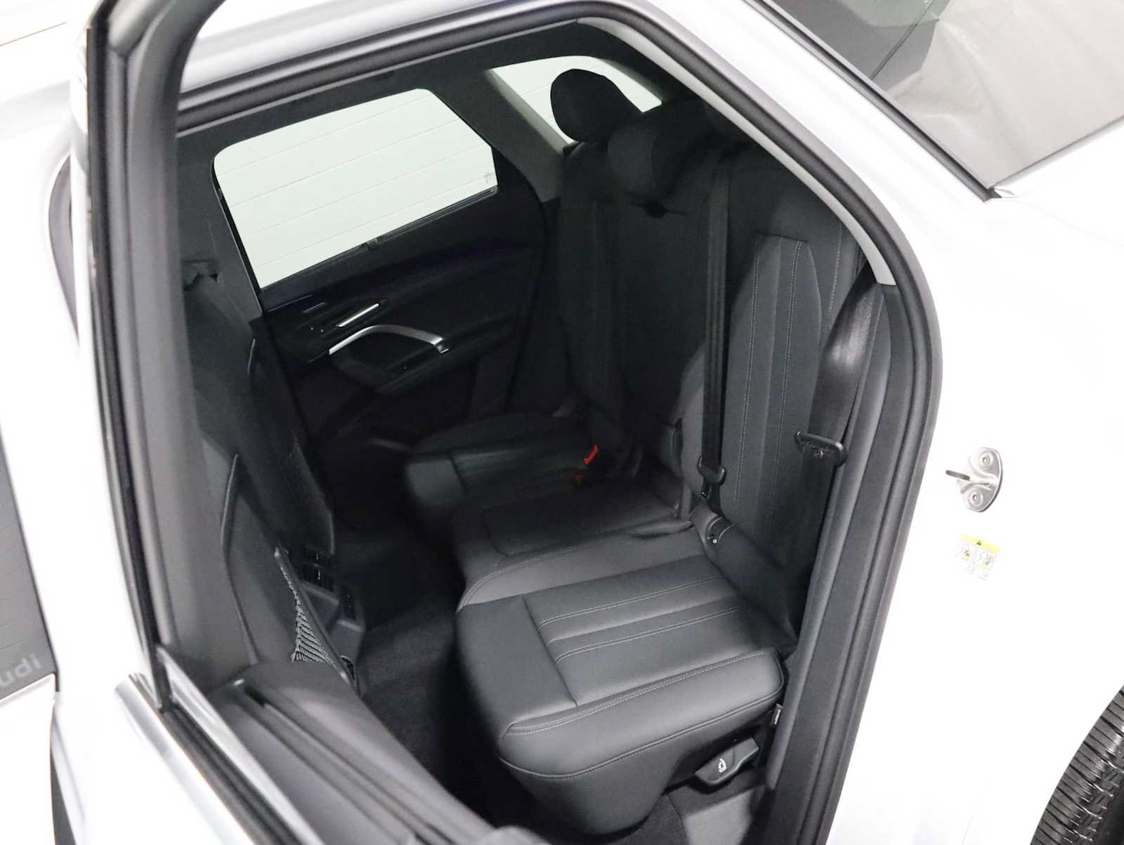 Certified 2025 Audi Q5 Premium AWD/4WD image 34