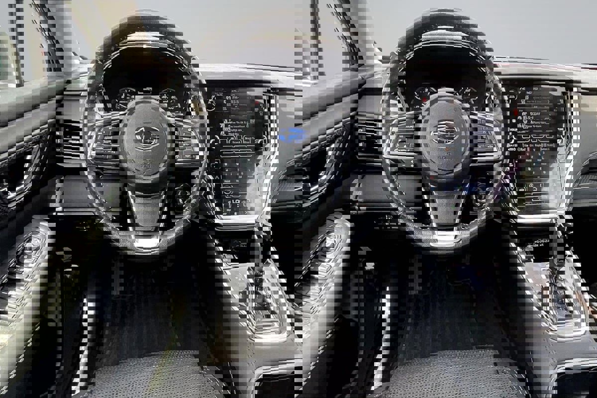 Used 2024 Subaru Outback Premium image 5