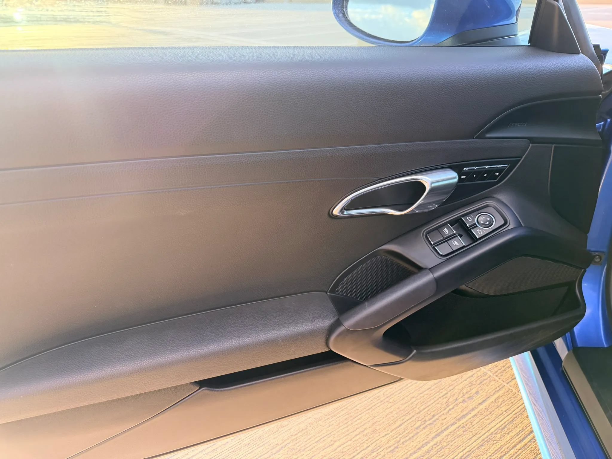 Used 2017 Porsche 718 Cayman RWD image 16