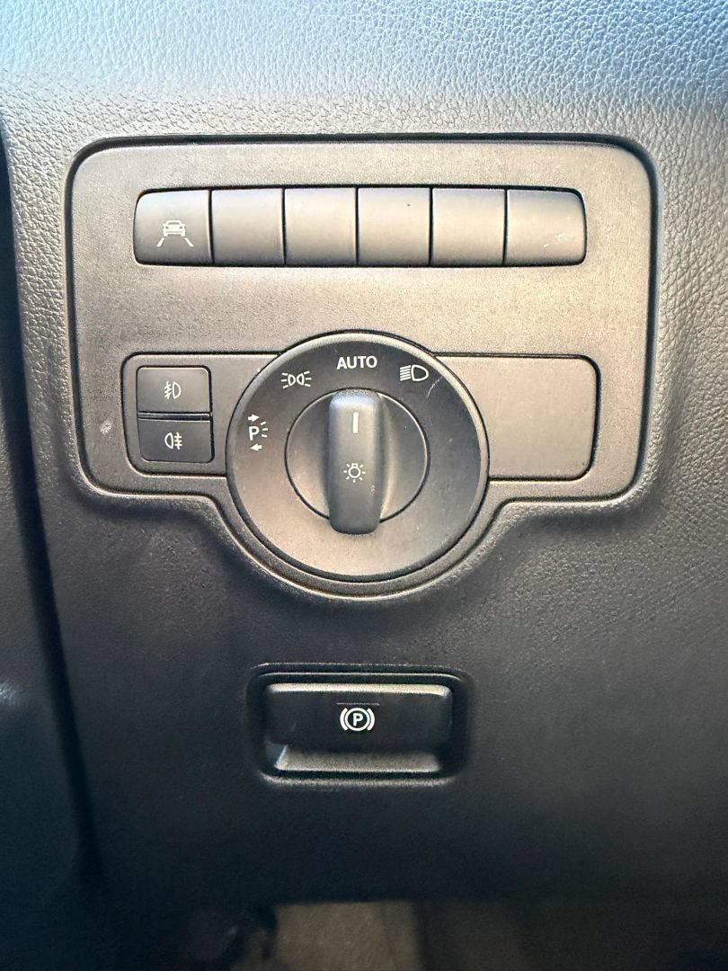 Used 2021 Mercedes-Benz Metris Passenger image 26