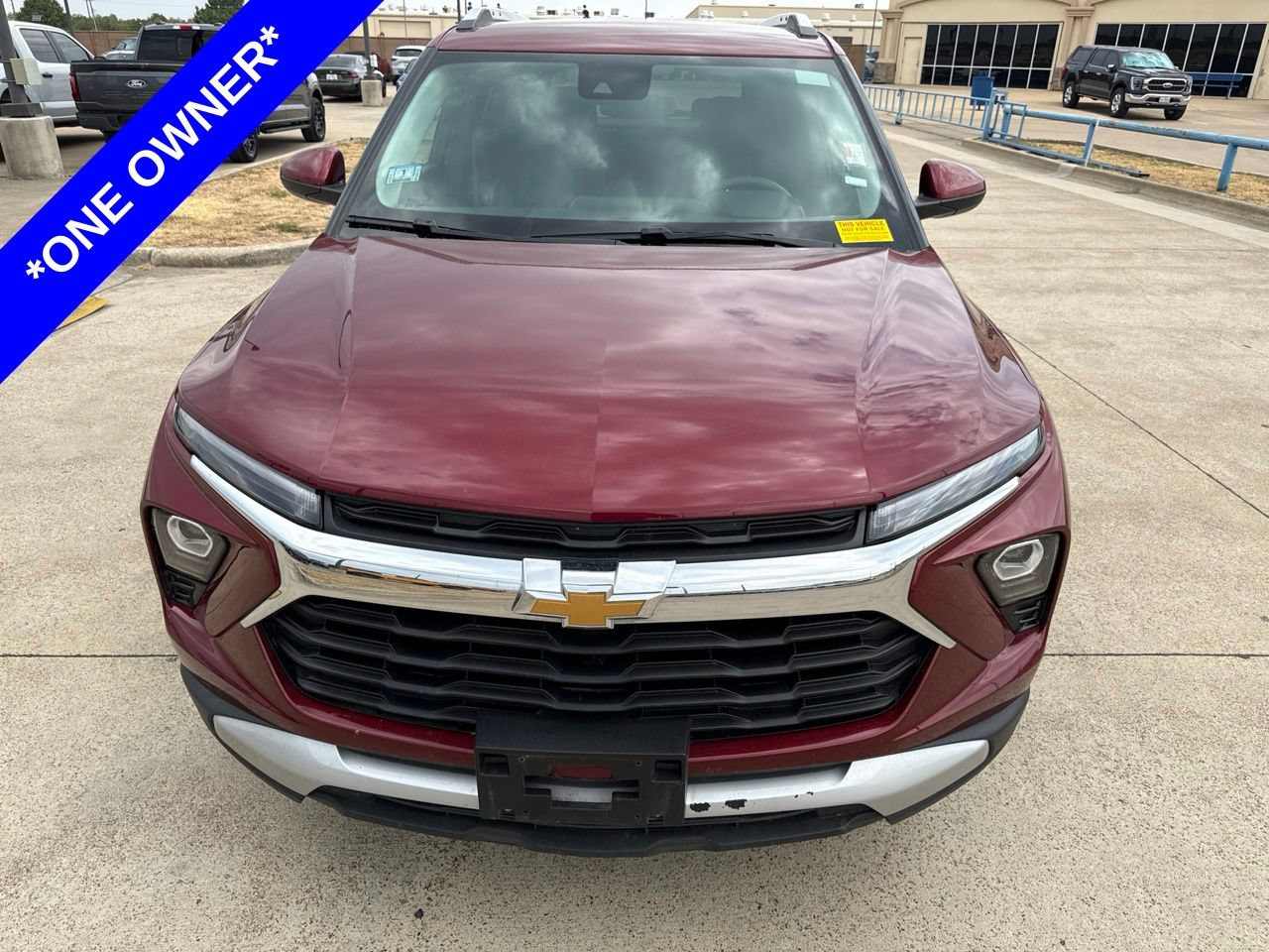 Used 2025 Chevrolet TrailBlazer LT AWD/4WD image 2