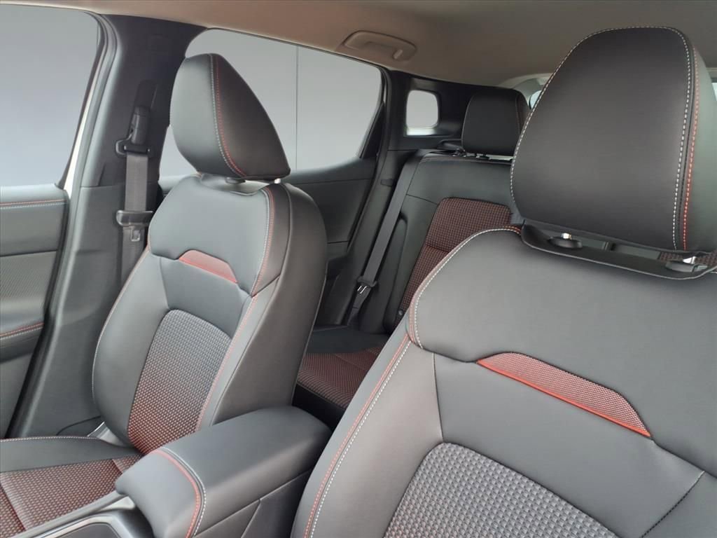 New 2026 Nissan Kicks SR FWD image 13