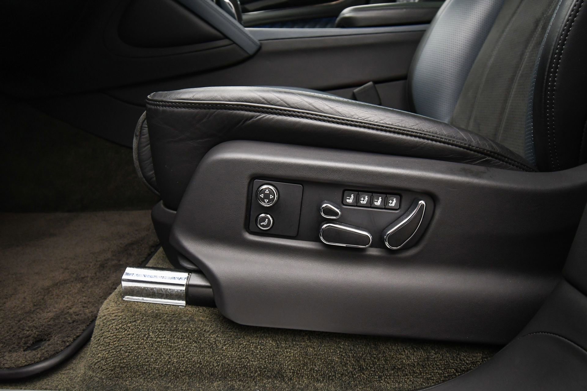 Used 2022 Bentley Bentayga S image 43