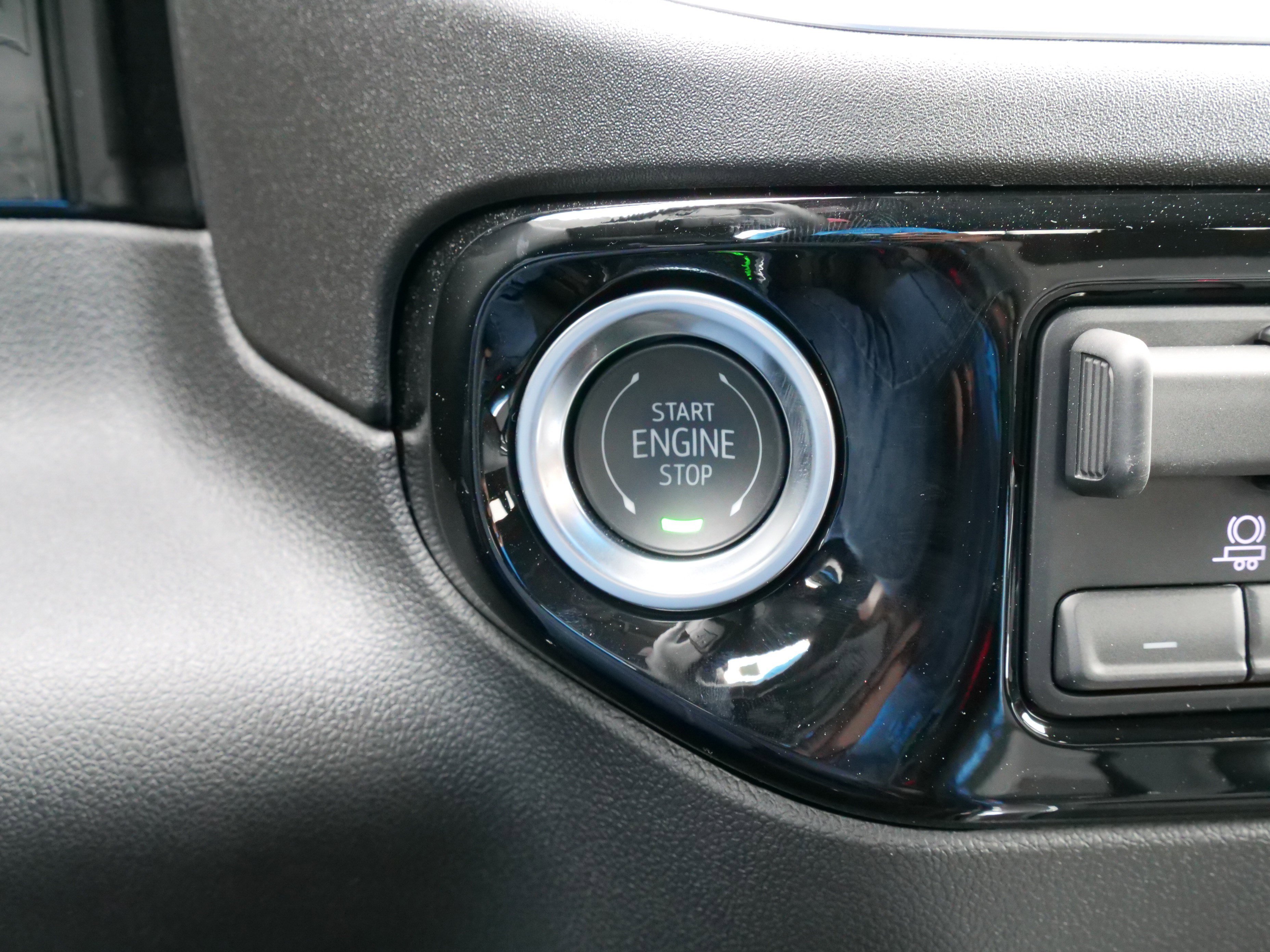 New 2025 Chevrolet Silverado 1500 LT w/ Safety Package image 27