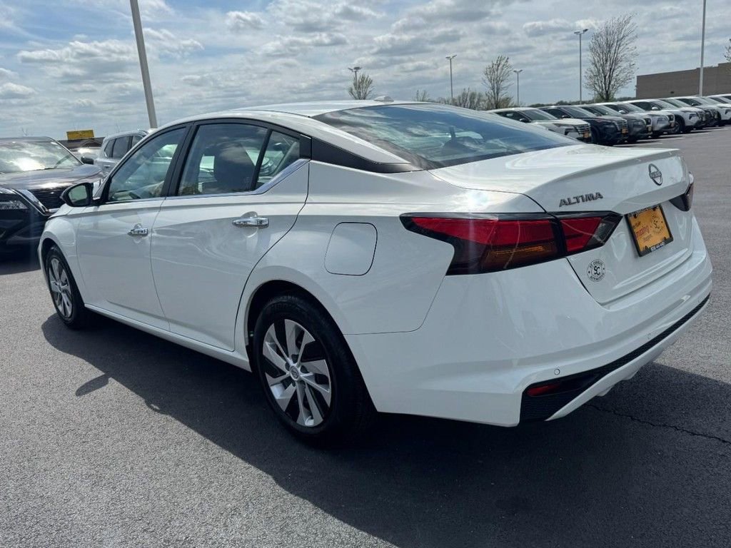 Used 2025 Nissan Altima 2.5 S FWD image 5