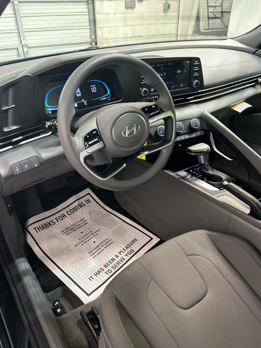 New 2026 Hyundai Elantra SE FWD image 9