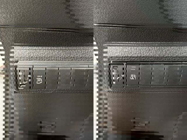 Used 2022 Toyota Corolla SE w/ Body Protection Package (TMS) image 24