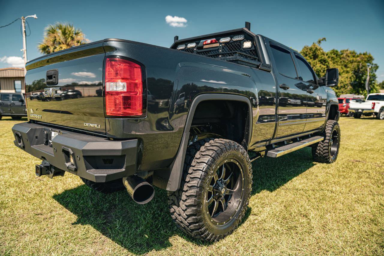 Used 2019 GMC Sierra 2500 Denali w/ Duramax Plus Package AWD/4WD image 8
