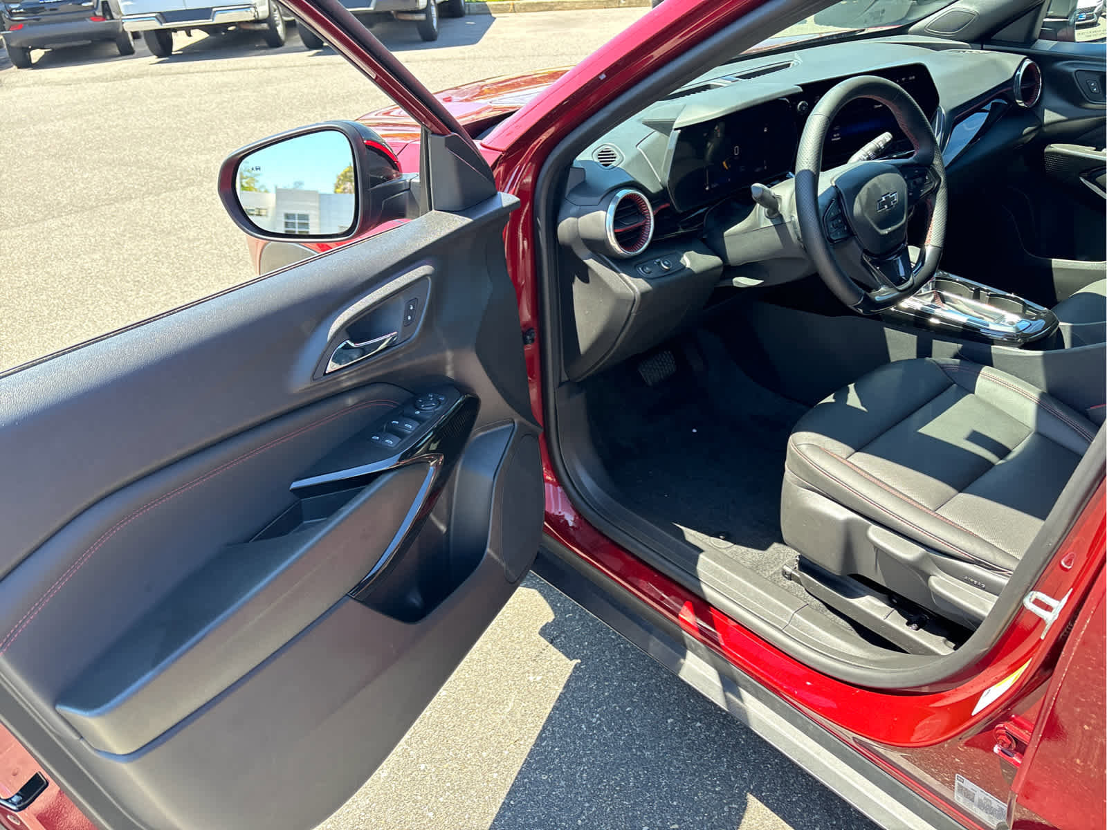 Certified 2024 Chevrolet Trax RS w/ Driver Confidence Package FWD image 7