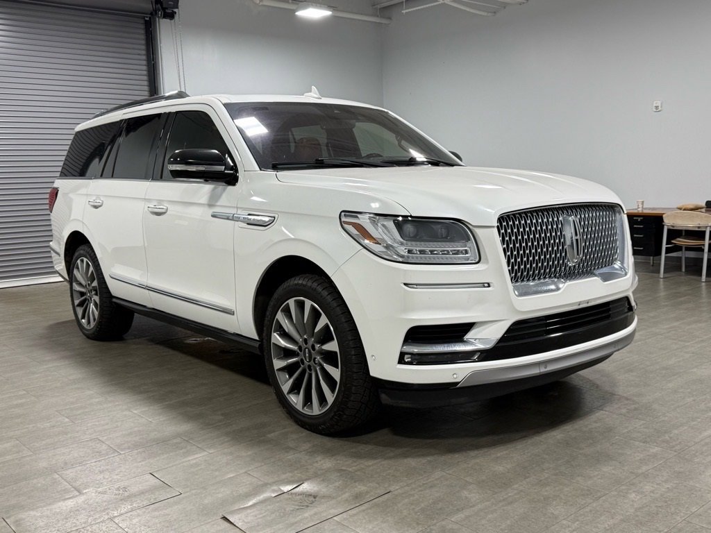Used 2020 Lincoln Navigator Reserve w/ Luxury Package image 2