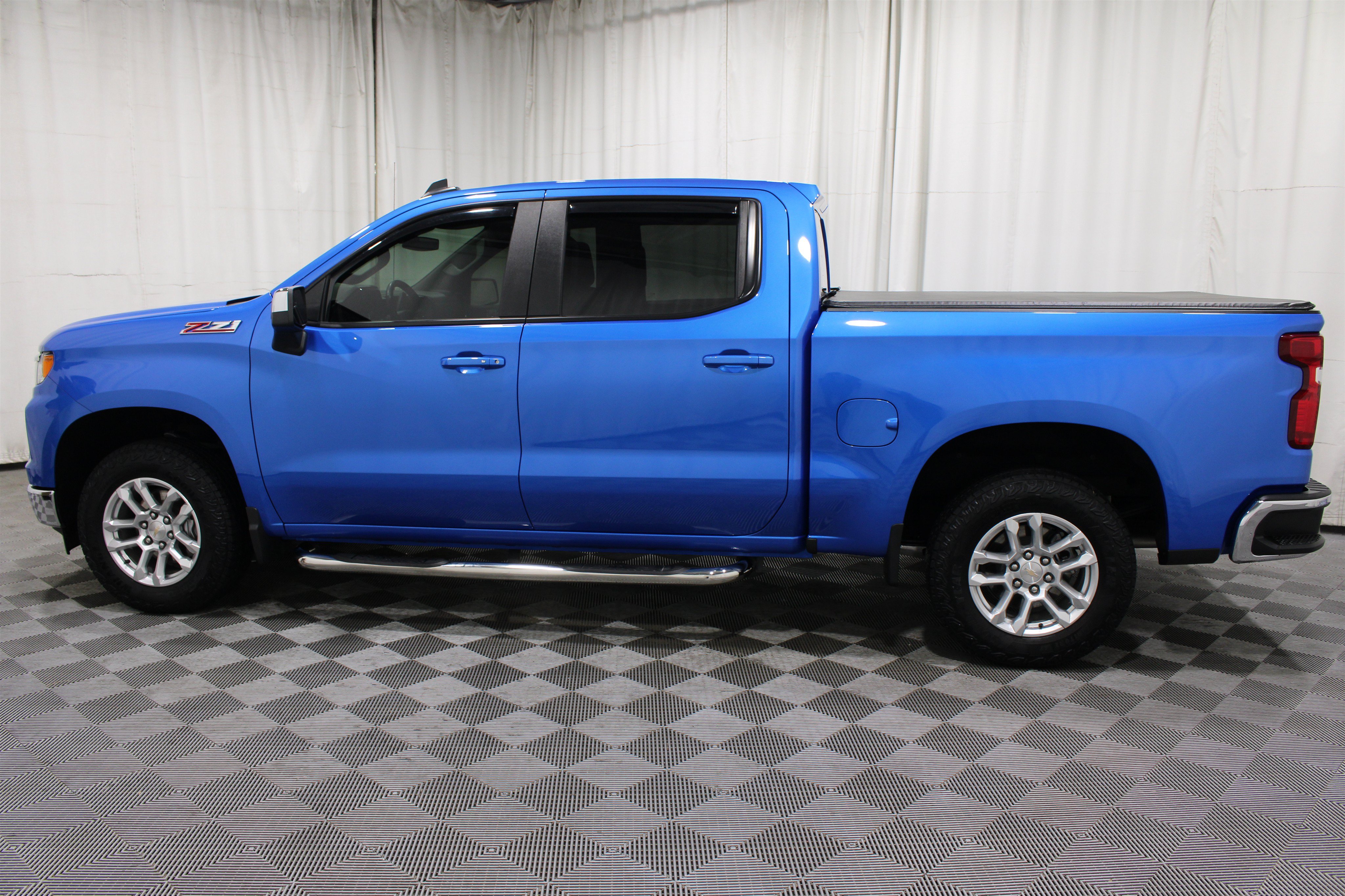 Used 2025 Chevrolet Silverado 1500 LT AWD/4WD image 34