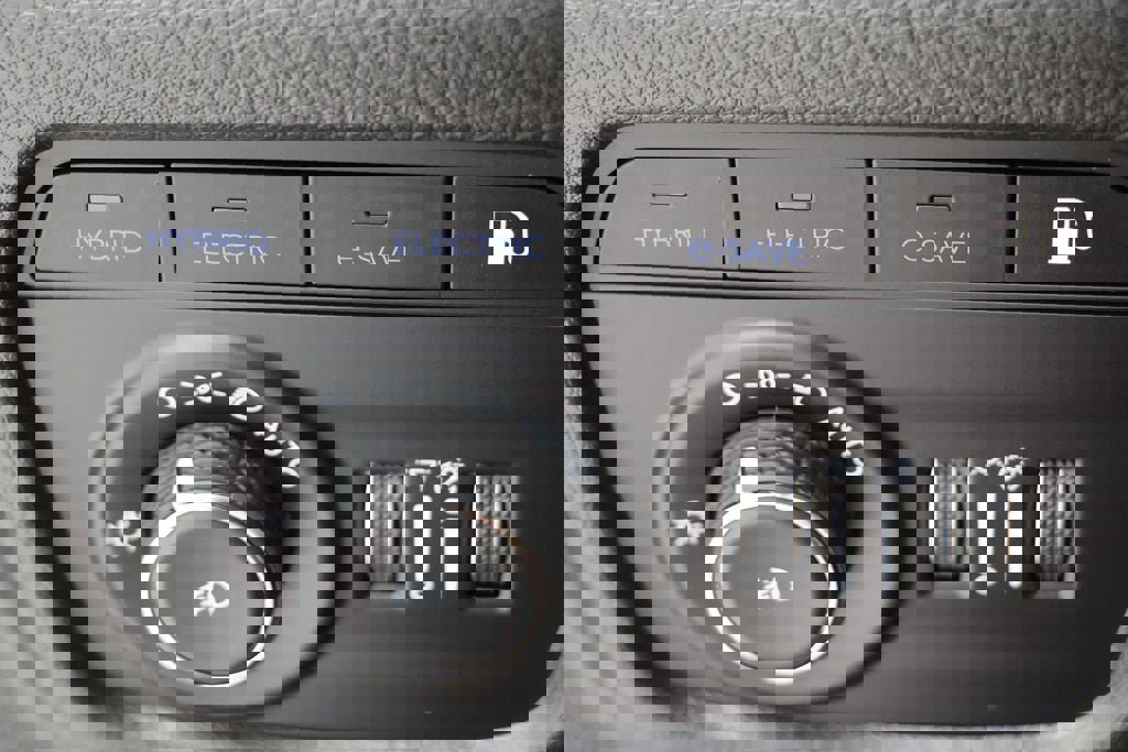 Used 2023 Jeep Grand Cherokee 4WD 4xe image 30