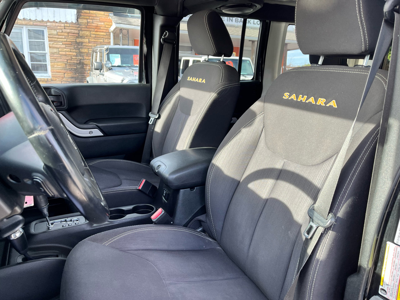 Used 2014 Jeep Wrangler Unlimited Sahara image 11
