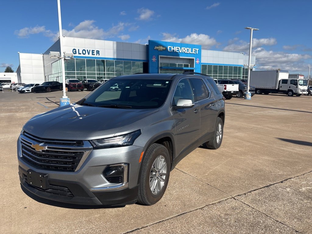 Used 2023 Chevrolet Traverse LT image 1