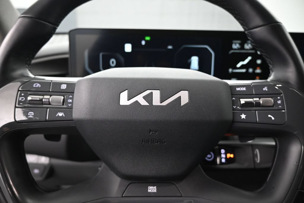 Used 2024 Kia EV9 Light Long Range RWD image 12