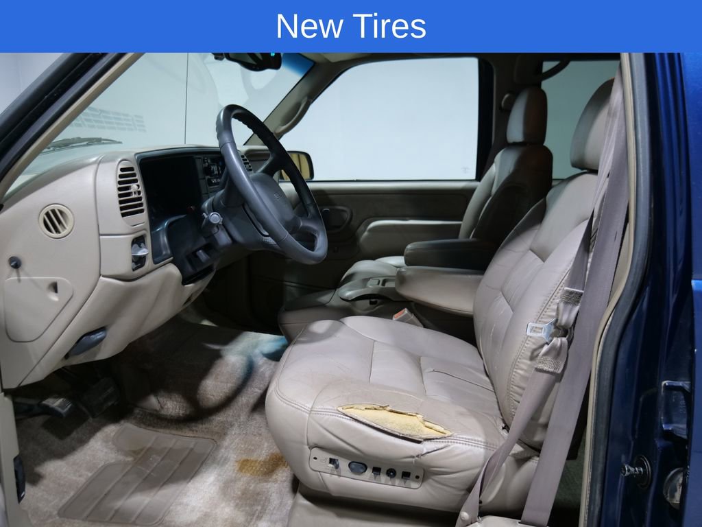 Used 1999 GMC Suburban 4WD w/ Marketing Opt Pkg 3 image 3