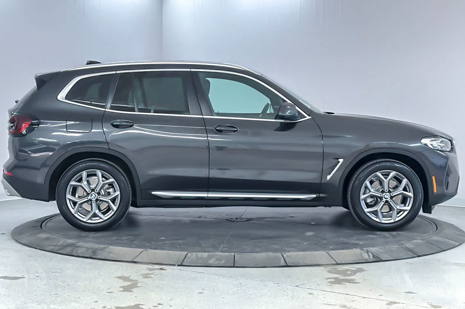 Used 2023 BMW X3 xDrive30i w/ Premium Package AWD/4WD image 8