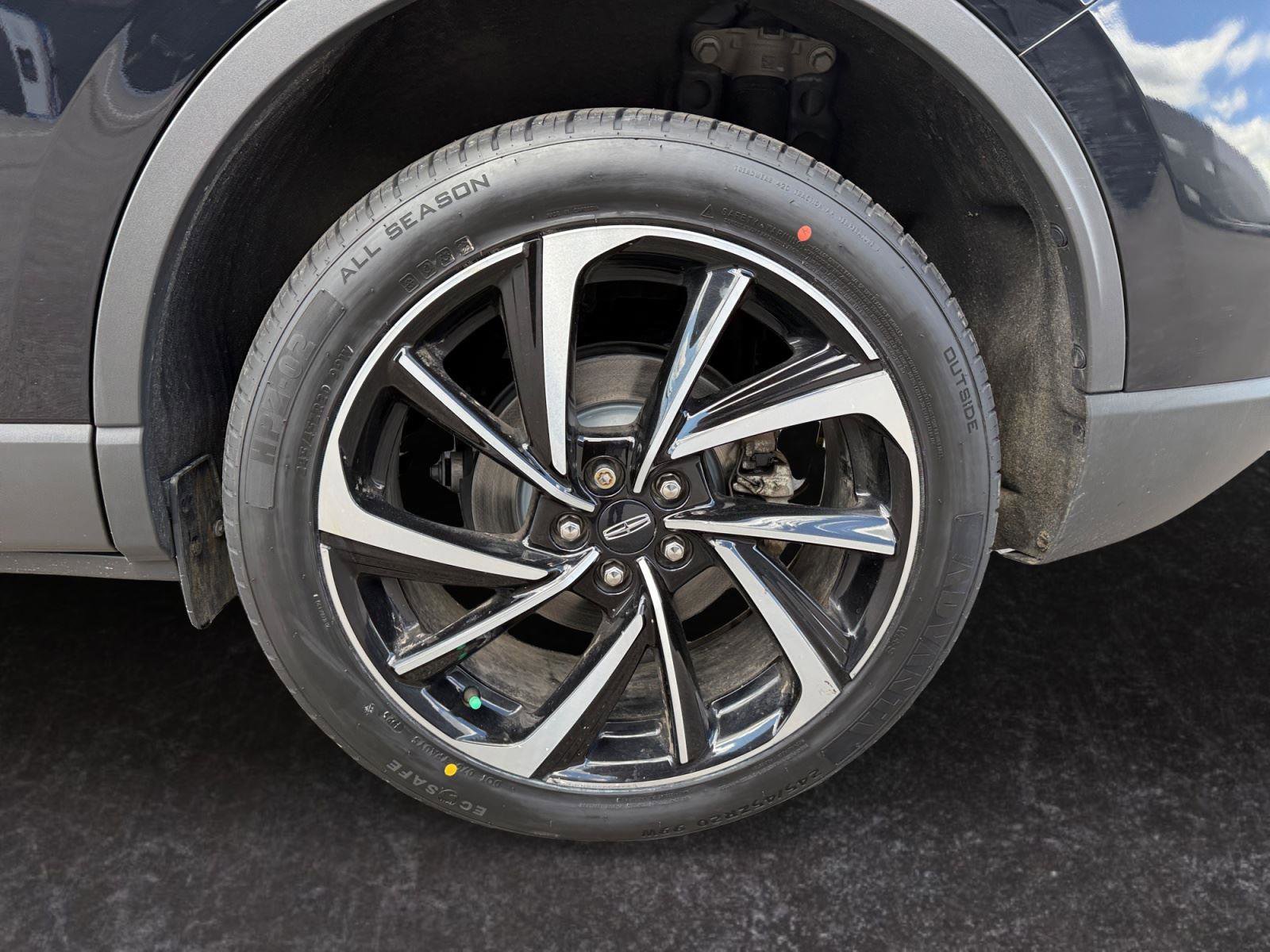 Used 2023 Lincoln Corsair Reserve image 27