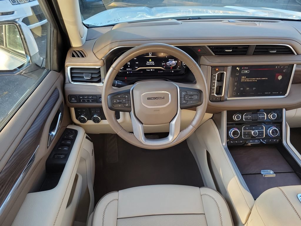 Used 2024 GMC Yukon Denali AWD/4WD image 13