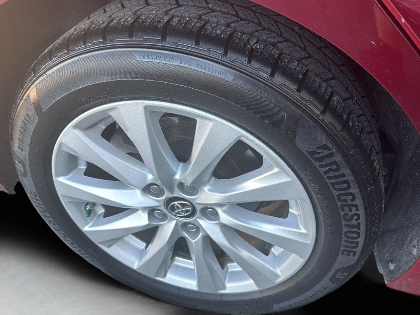 Used 2019 Toyota Camry LE w/ Carpet Mat Package FWD image 12