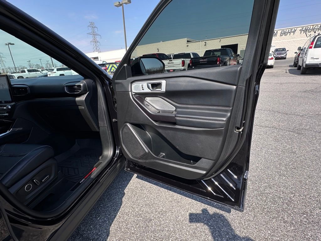 Used 2020 Ford Explorer ST w/ ST Street Pack AWD/4WD image 13