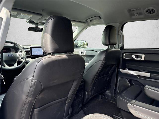 Used 2024 Ford Explorer XLT w/ Equipment Group 202A RWD image 17
