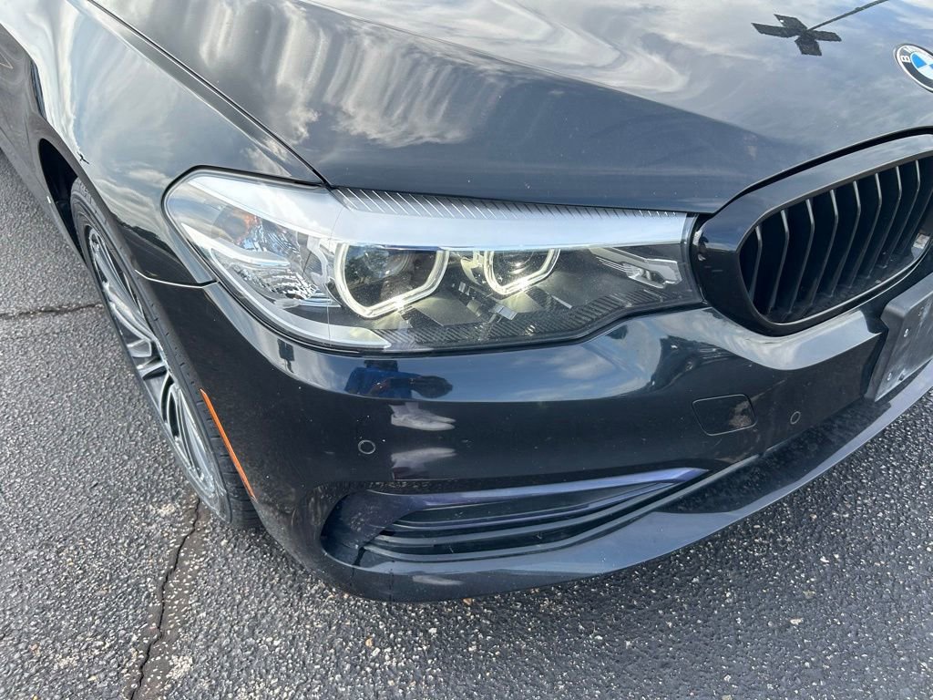 Used 2018 BMW 530i xDrive AWD/4WD image 3