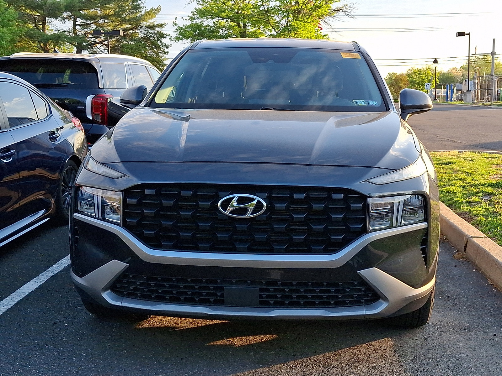 Used 2023 Hyundai Santa Fe SE AWD/4WD image 3
