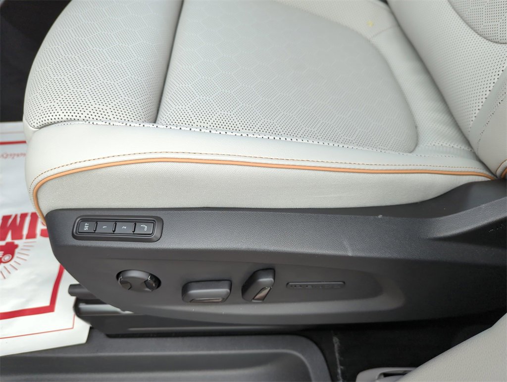 New 2025 Volkswagen ID. Buzz Pro S Plus image 29