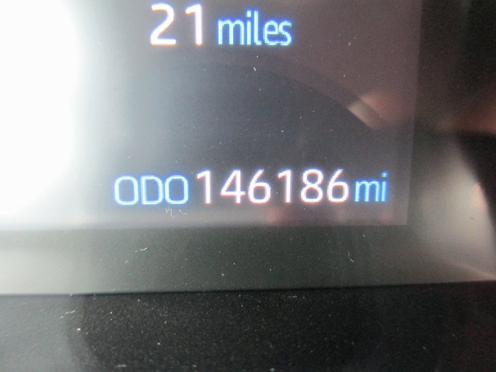 Used 2021 Toyota RAV4 LE image 21