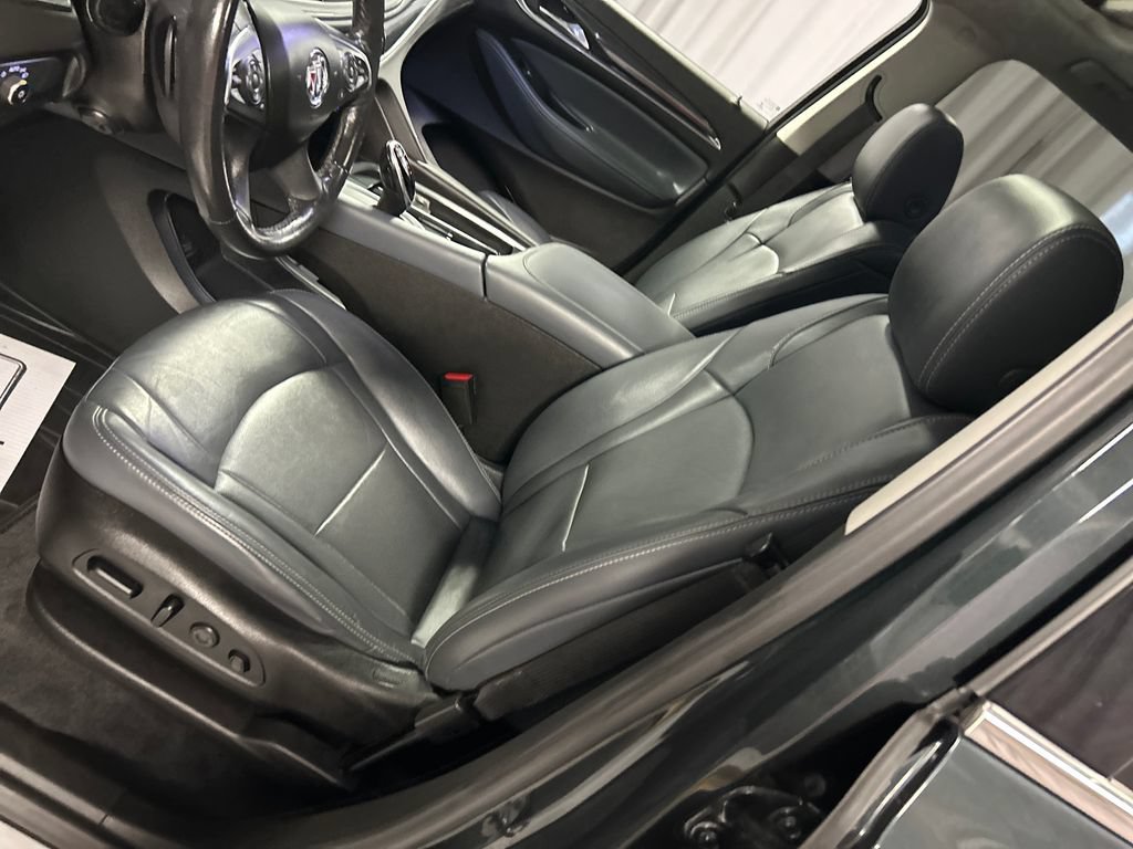 Used 2021 Buick Enclave Premium w/ Sun and Sites Package AWD/4WD image 12