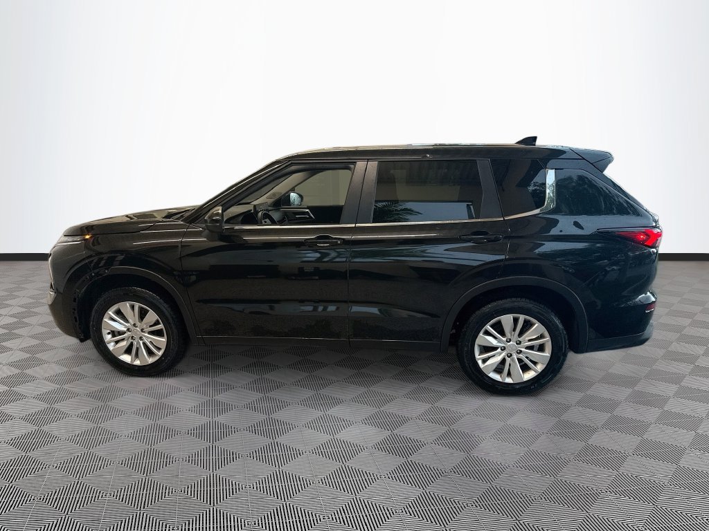Used 2025 Mitsubishi Outlander ES AWD/4WD image 9