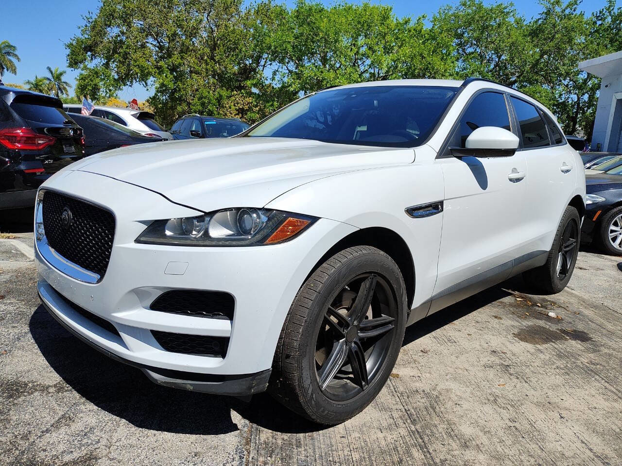 Used 2017 Jaguar F-PACE Premium AWD/4WD image 4
