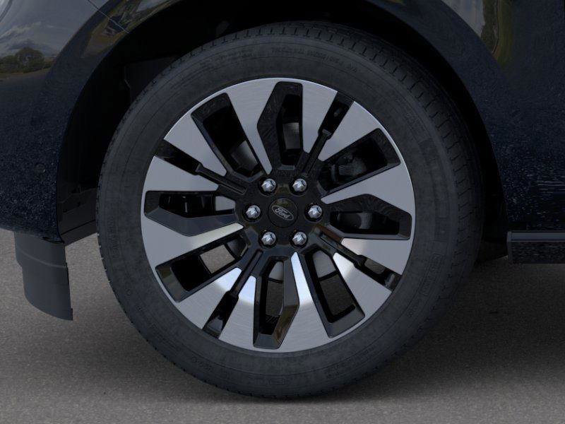 New 2025 Ford Expedition Platinum w/ Driver's Package image 19