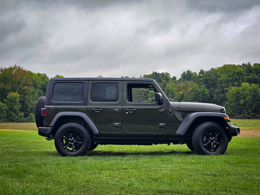 Used 2022 Jeep Wrangler Unlimited Sport AWD/4WD image 3