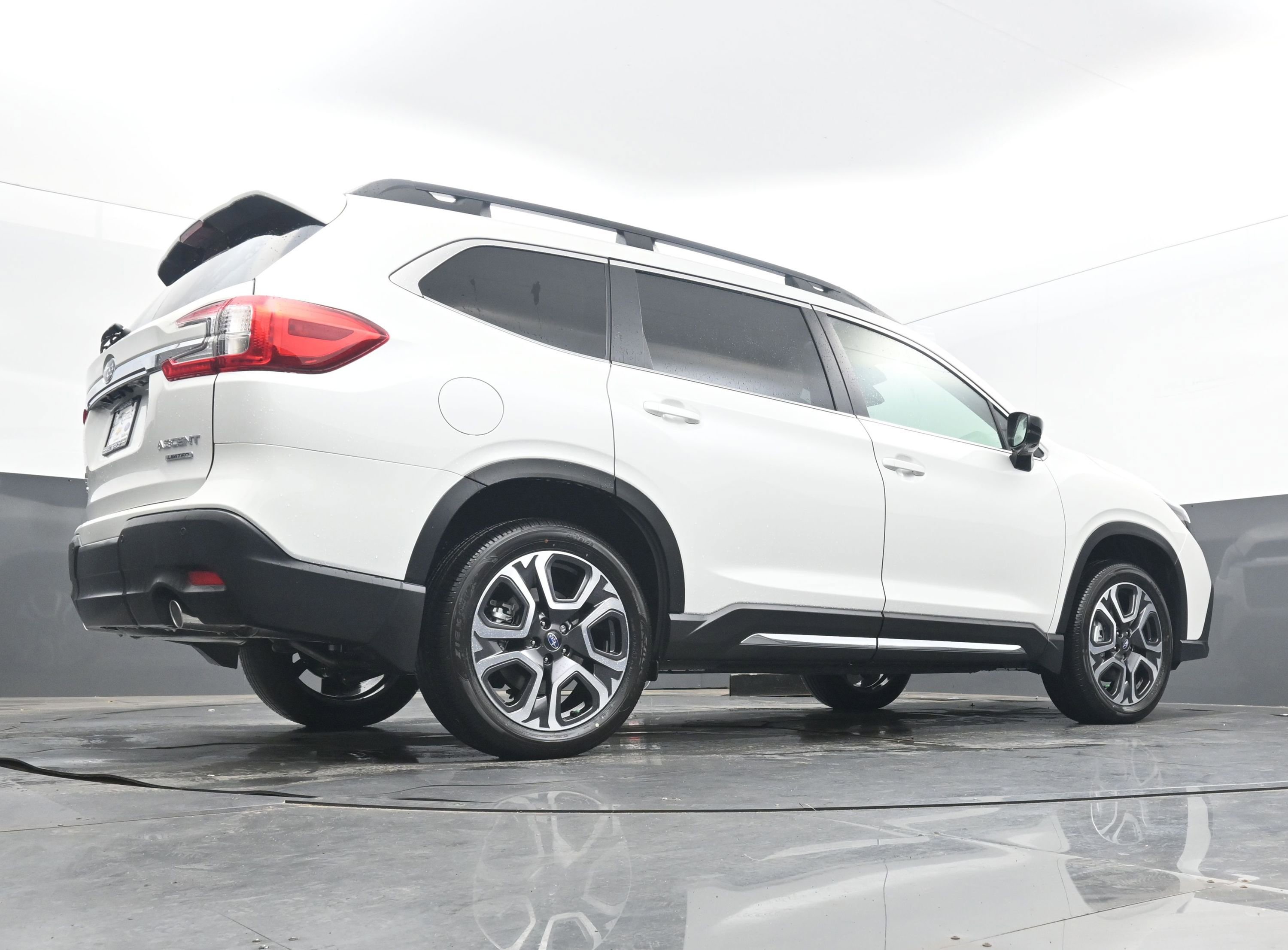 New 2025 Subaru Ascent Limited image 30