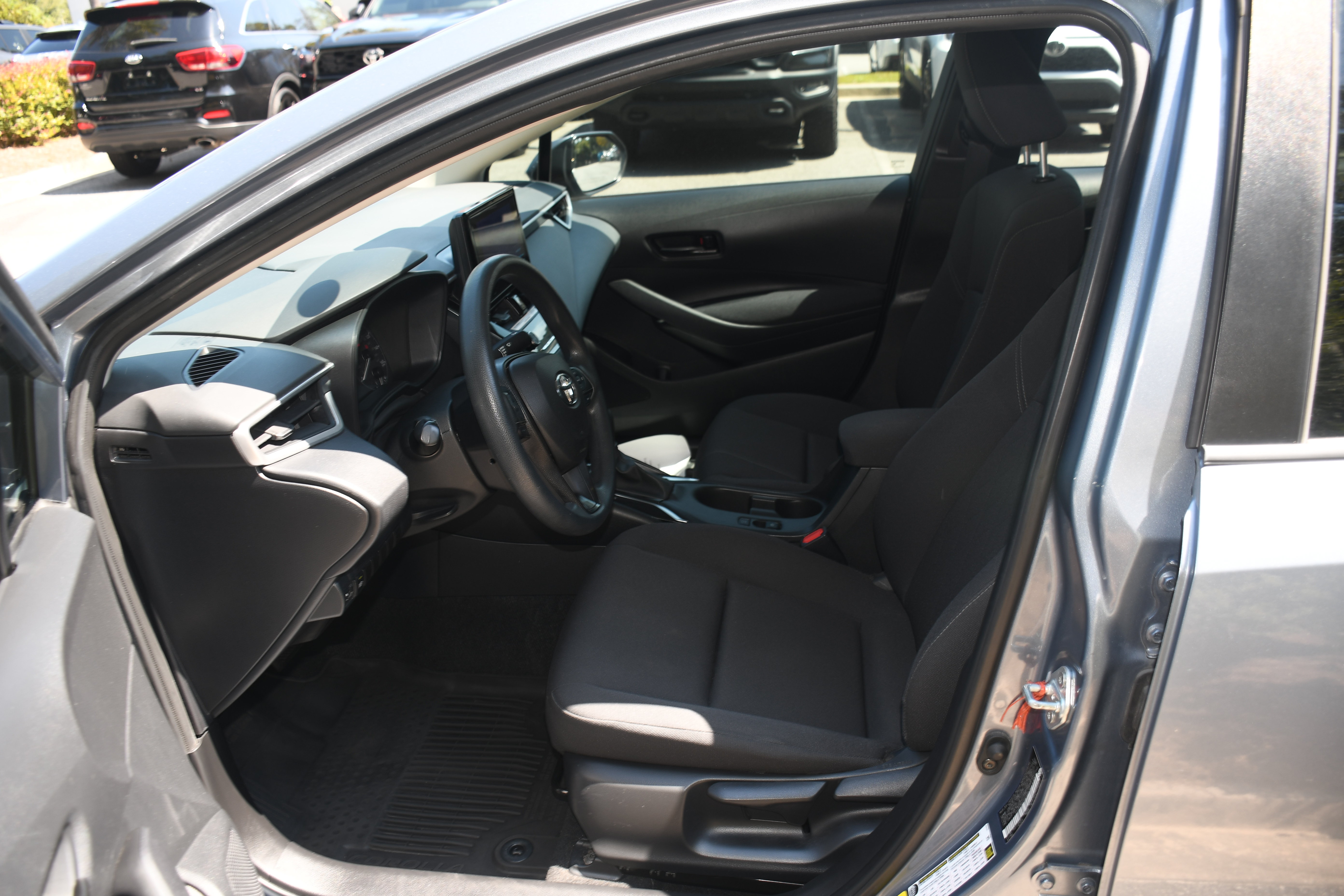 Used 2024 Toyota Corolla LE w/ LE Convenience Package FWD image 7