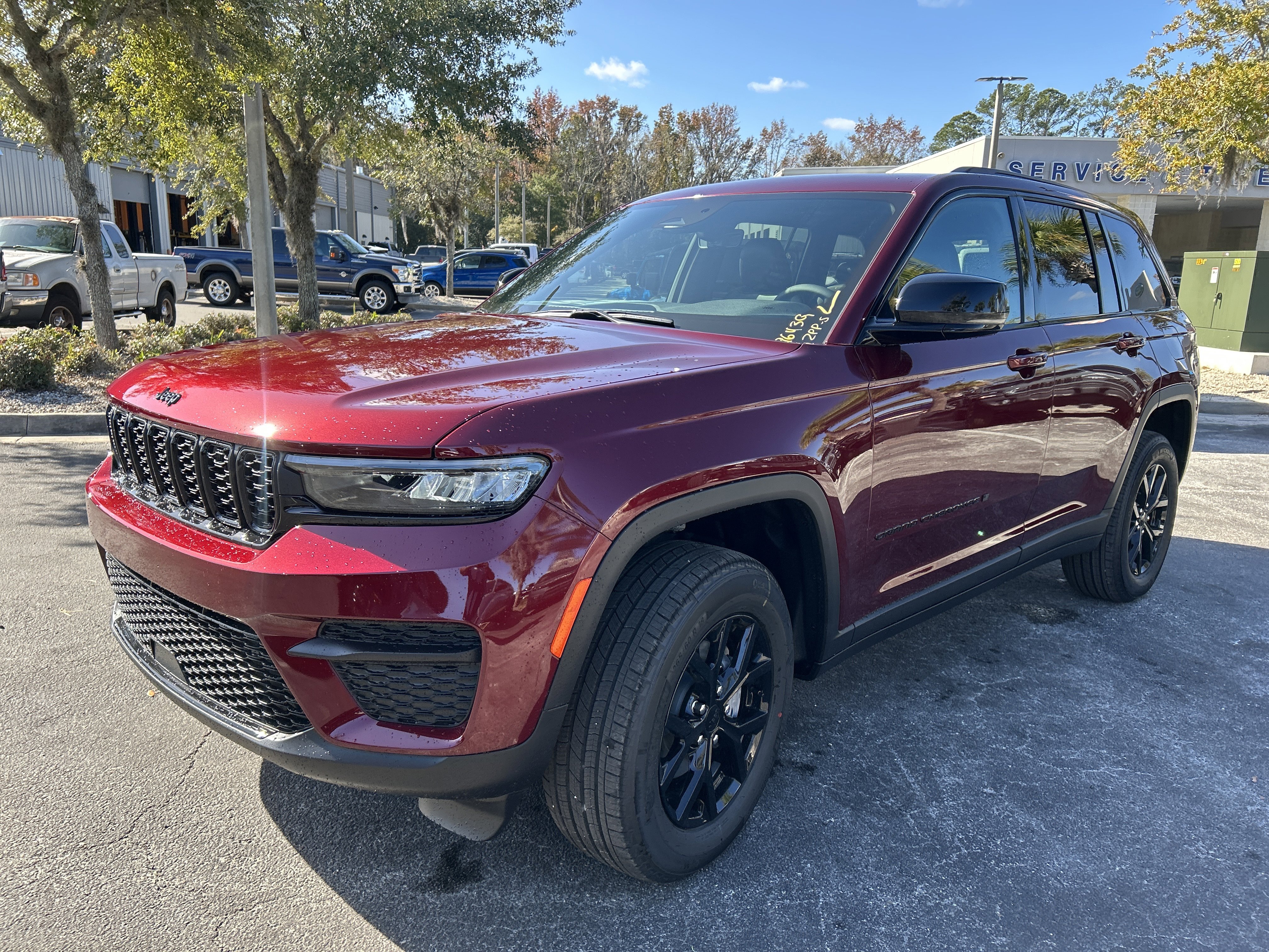 New 2025 Jeep Grand Cherokee Altitude image 3