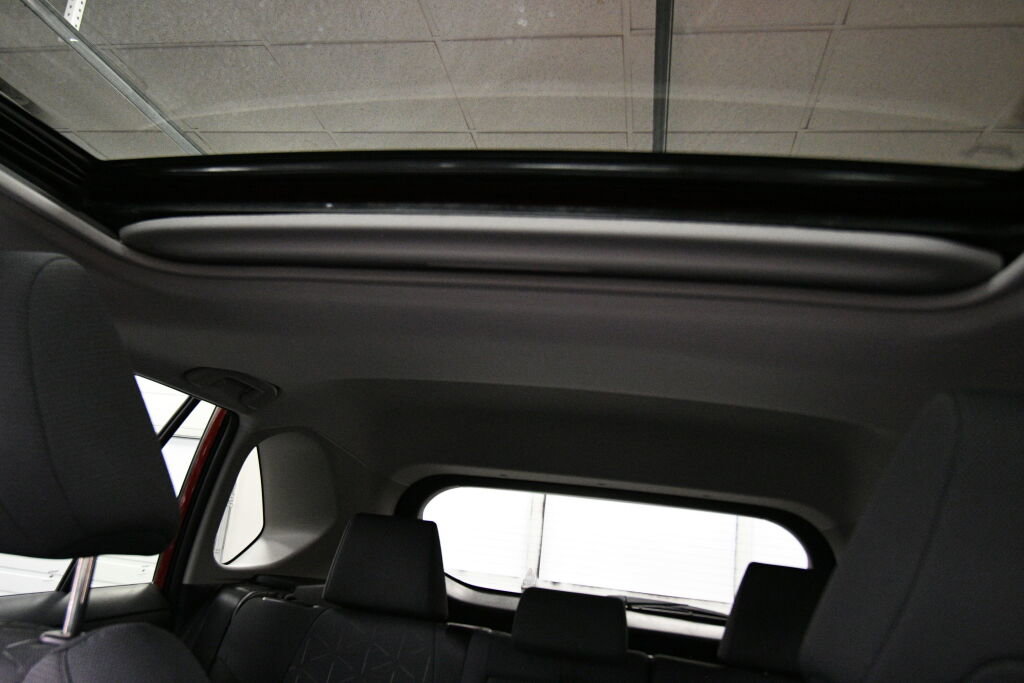 Used 2025 Toyota RAV4 XLE w/ Convenience Package image 21