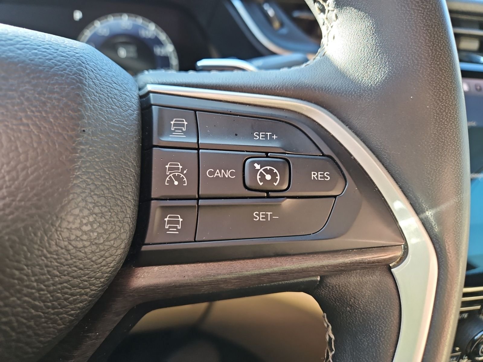Used 2023 Jeep Grand Cherokee Limited RWD image 26