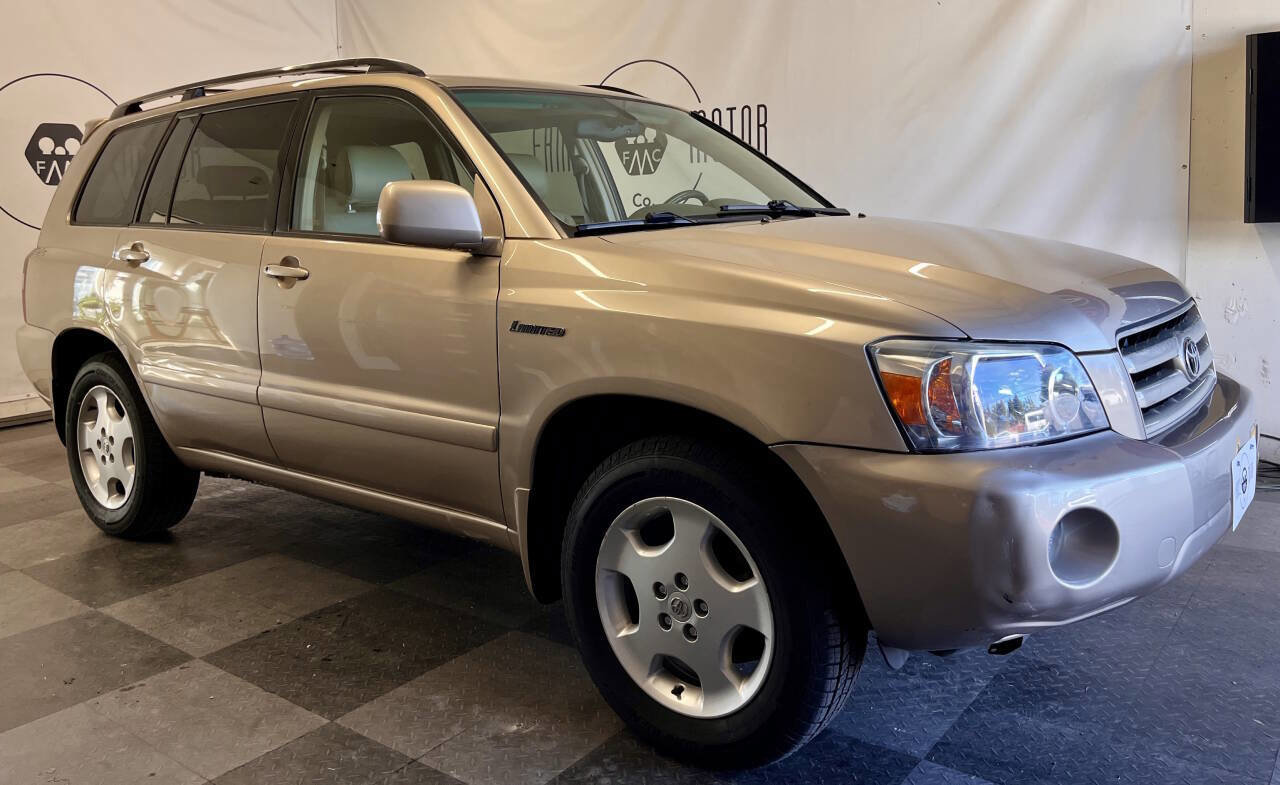 Used 2005 Toyota Highlander 4WD V6 w/ 3rd Row