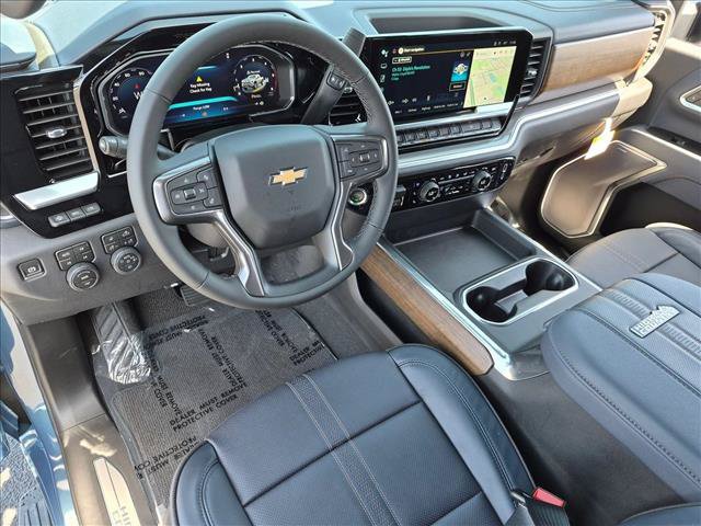 New 2026 Chevrolet Silverado 2500 High Country w/ Technology Package AWD/4WD video 3