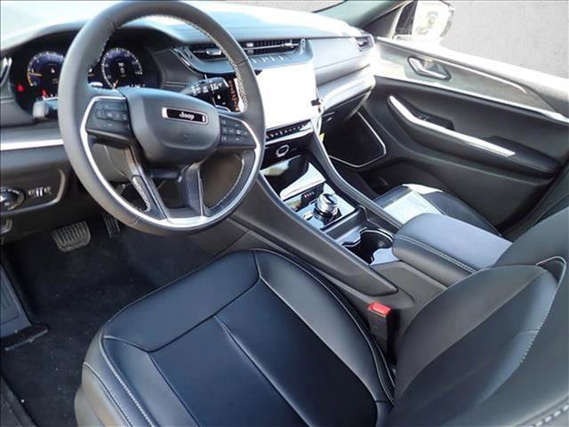 New 2026 Jeep Grand Cherokee Limited w/ Limited Altitude Package AWD/4WD image 12