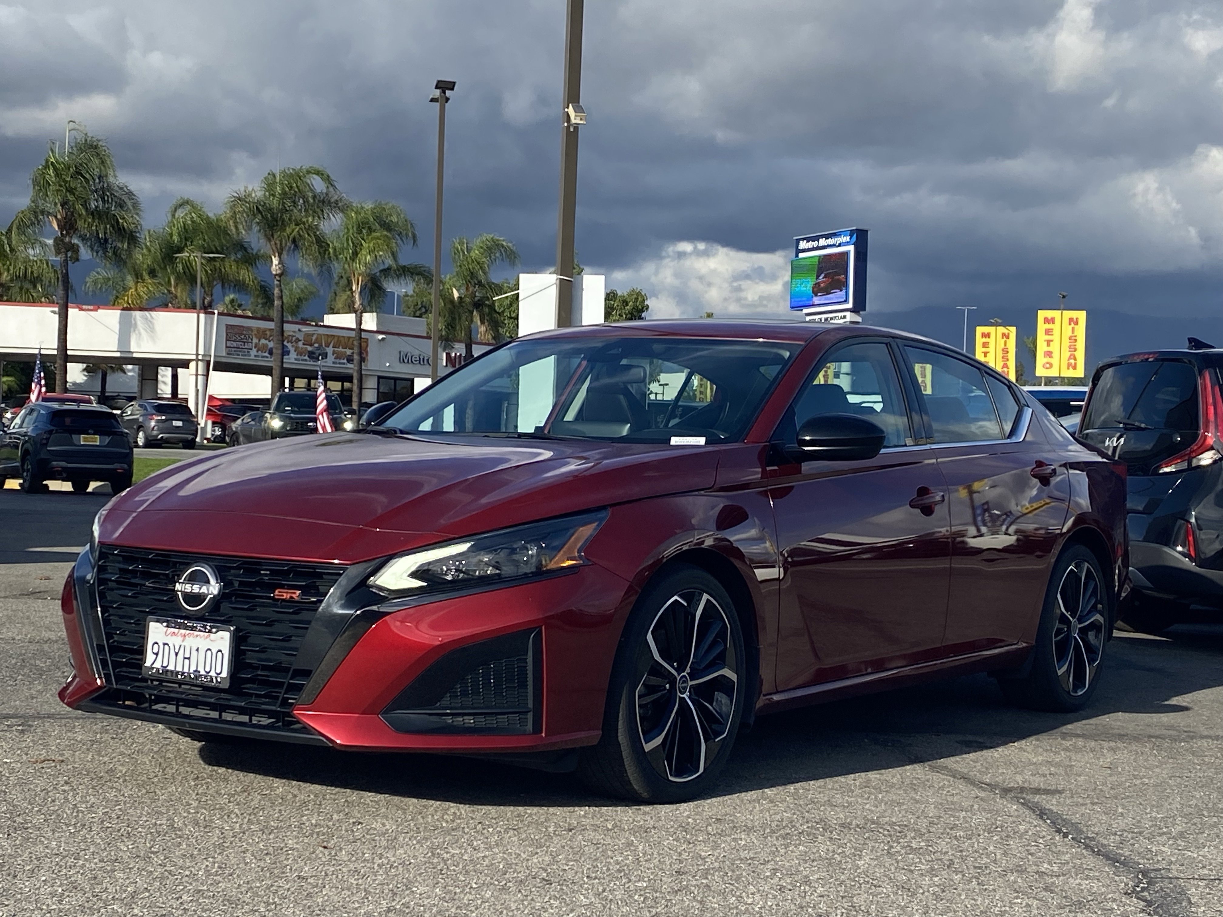 Used 2023 Nissan Altima 2.5 SR w/ SR Premium Package image 7