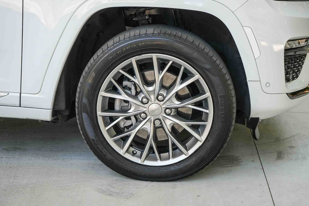 Used 2022 Jeep Grand Cherokee Summit w/ Advanced Protech Group IV AWD/4WD image 10