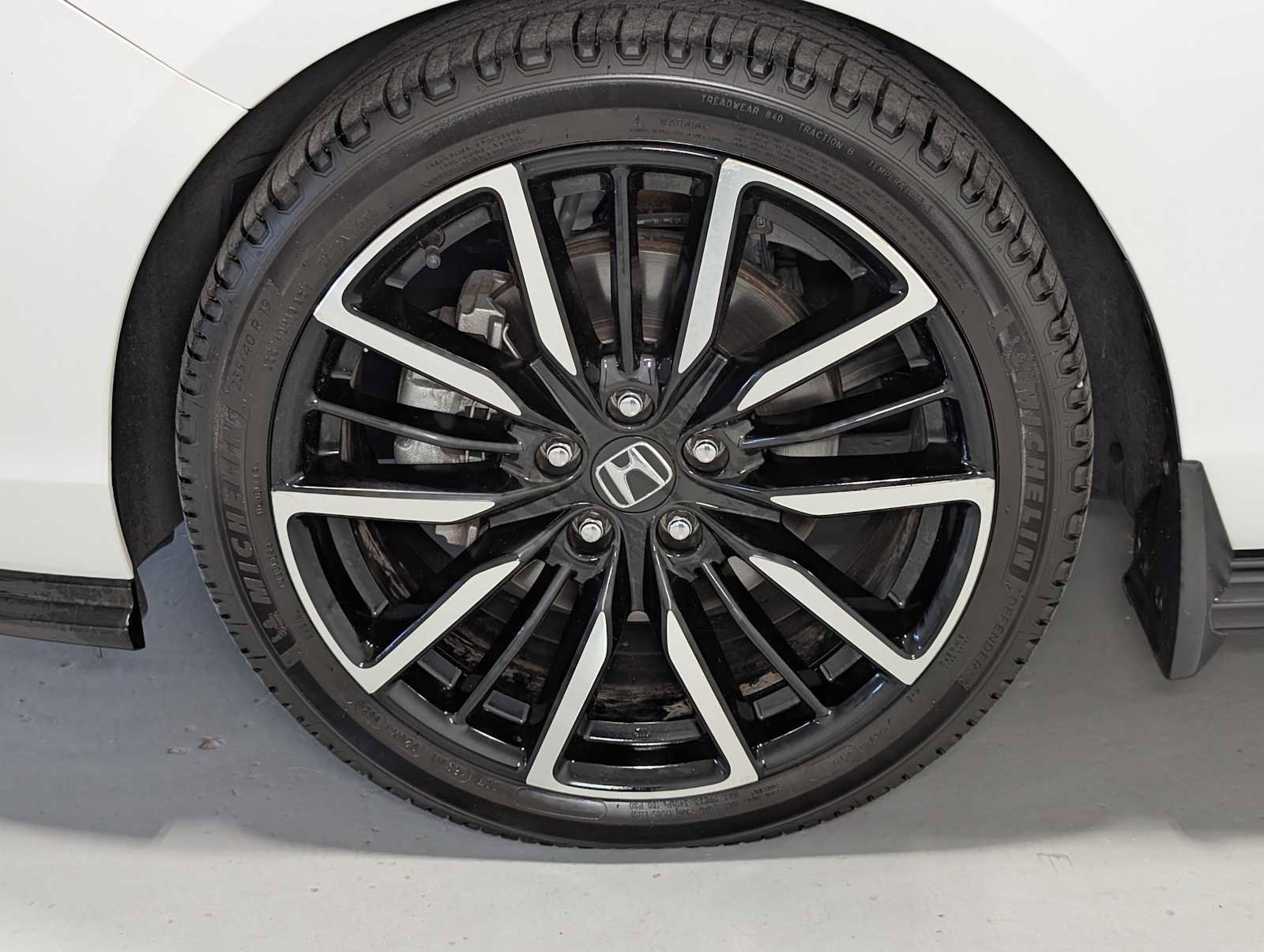 Used 2023 Honda Accord Touring image 3