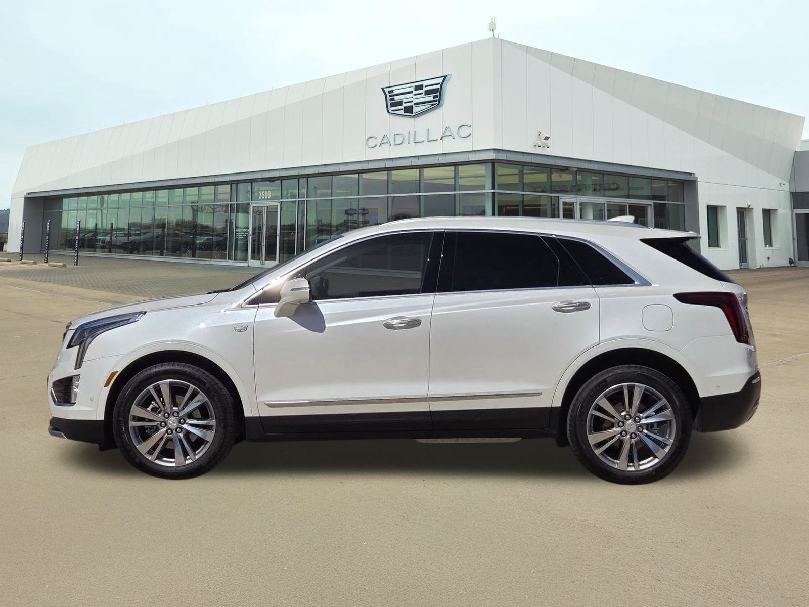 New 2026 Cadillac XT5 Premium Luxury w/ Driver Assist Package AWD/4WD image 3