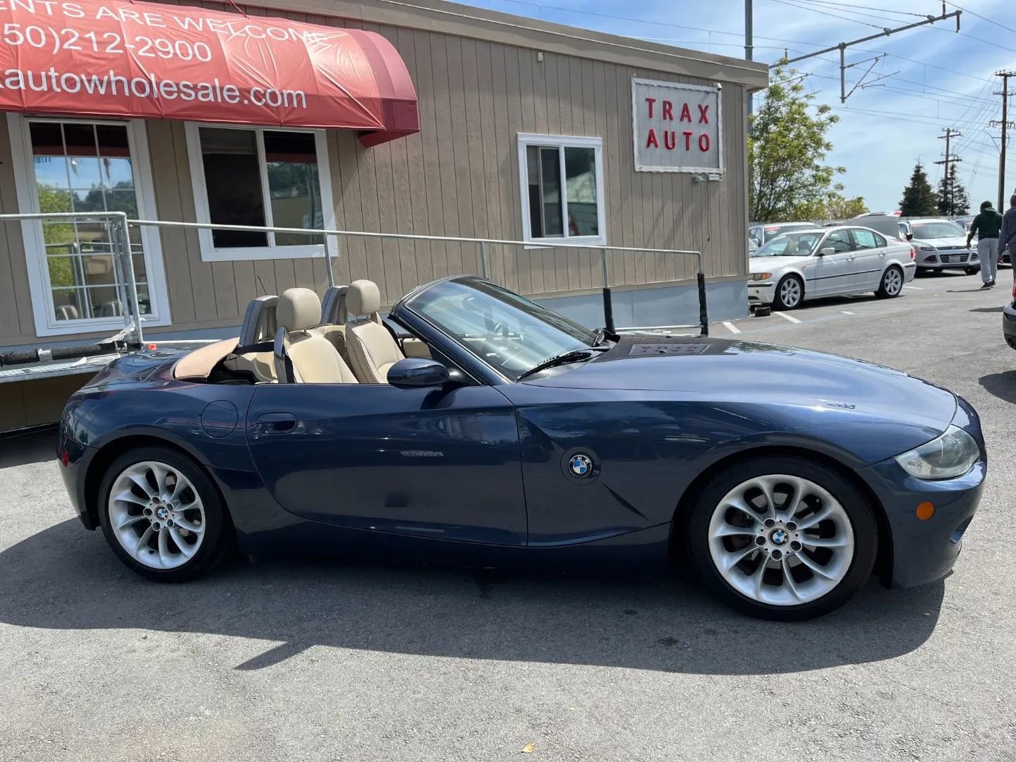 Used 2005 BMW Z4 2.5i image 12