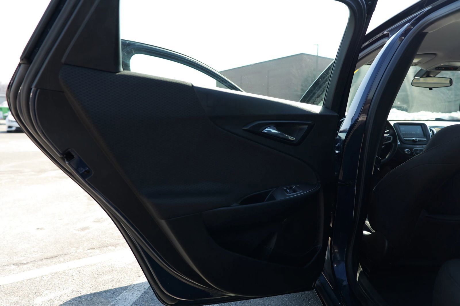 Used 2018 Chevrolet Malibu LT image 28