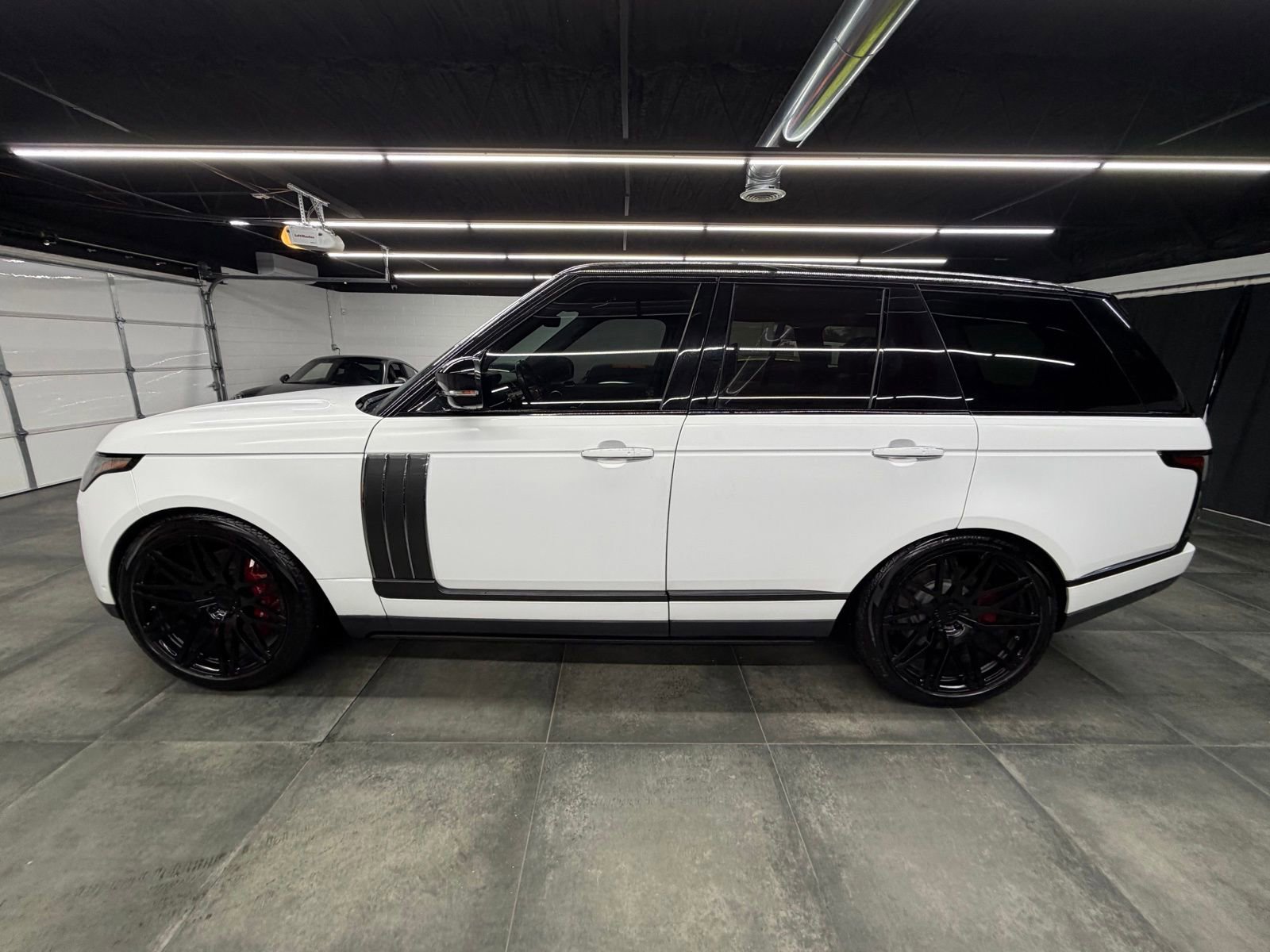 Used 2019 Land Rover Range Rover SV Autobiography Dynamic image 8